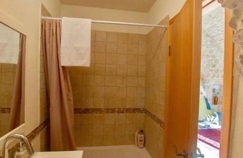 Artists Colony House | Artist Quarter Guesthouse B&B