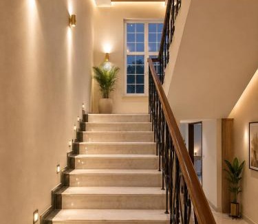 Mahmoorganj Hotel | Atlantiis Suites Inn By Signature Stays Near Vishwanath Temple Rathyatra