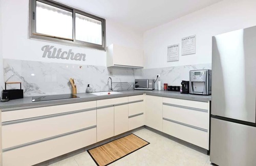 Tiberias Old City Apartment | Atlantis Beach Garden Apartment