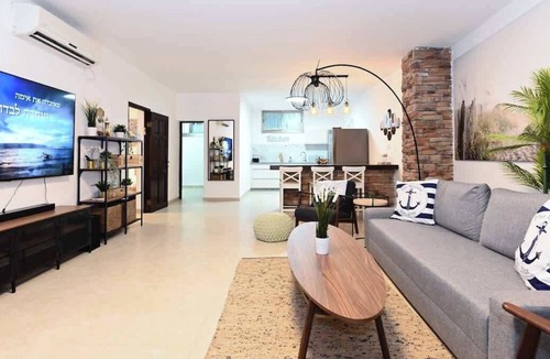 Tiberias Old City Apartment | Atlantis Beach Garden Apartment