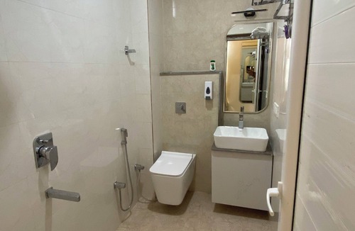 Sarnath Hotel | Awesome 9-bedroom hotel with AC in vibrant Varanasi