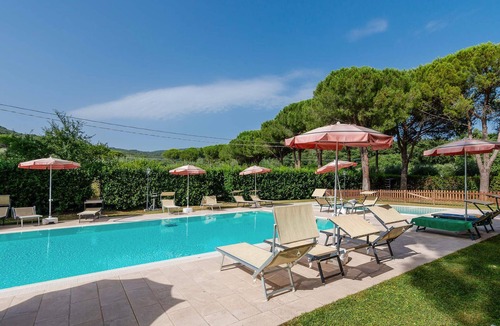 Vernazzano Basso Apartment | Awesome apartment in Tuoro sul Trasimeno