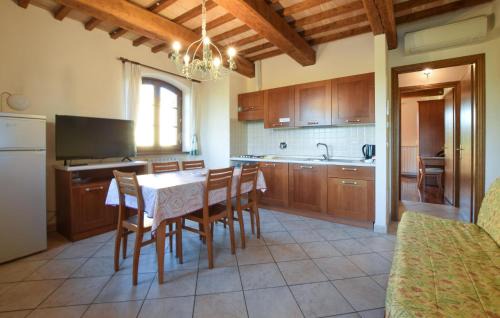 Cannara Apartment | Awesome Apartment In Cannara With Swimming Pool