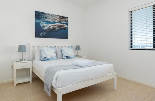 Big Bay Apartment | Azure 219