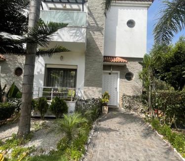 Skhirat Plage House | BEAU TRIPLEX EN RESIDENCE