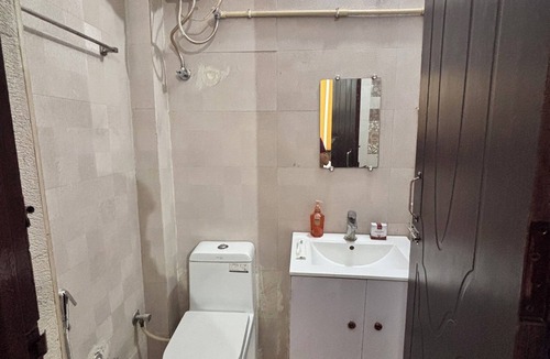 Rishikesh Hotel | Beautiful 1-bedroom hotel with AC in peaceful Rishikesh