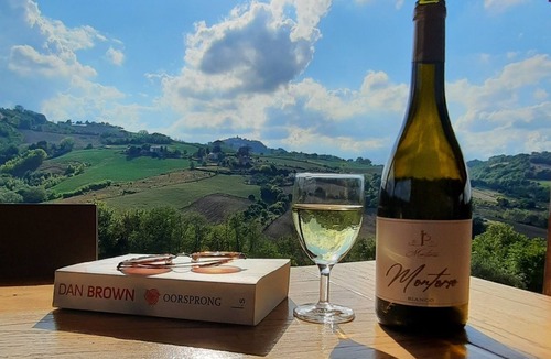 Monte Rinaldo Villa | BEAUTIFUL HOLIDAY HOUSE (6-8 people) in the rolling countryside of Le Marche