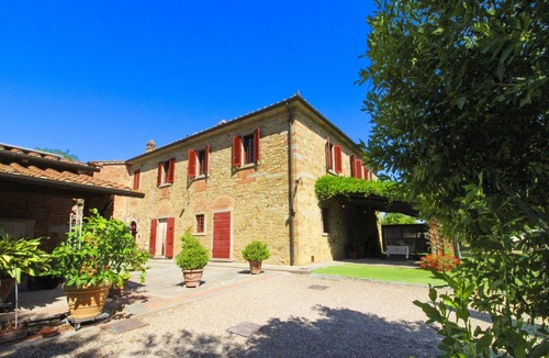 Le Piazze Villa | Beautiful private villa for 10 guests with A/C, private pool, WIFI, TV and veranda, close to Cor.