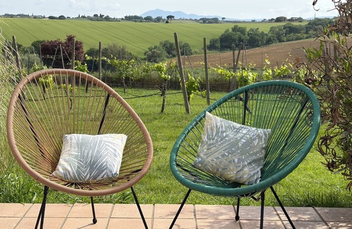 Castiglione del Lago House | Beautiful villa with pool and vineyard, set in the Umbrian countryside.