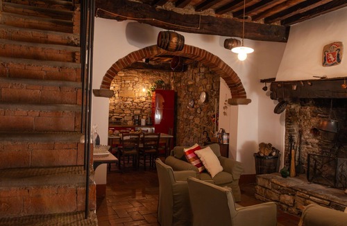Pergine Valdarno House | Beautiful private villa for 6 people with A/C, WIFI, TV, patio and pets allowed, close to Arezzo
