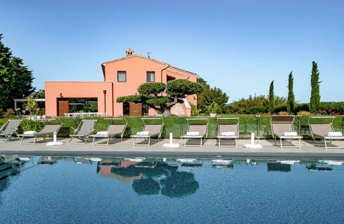 Ripatransone Villa | Beautiful private villa with private pool, WIFI, A/C, TV, patio, pets allowed and panoramic view