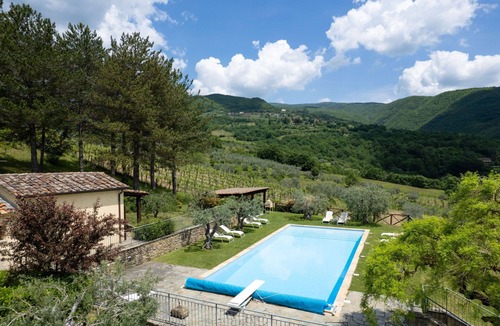 Subbiano Villa | Beautiful private villa with A/C, WIFI, private pool, hot tub, TV and terrace, close to Arezzo
