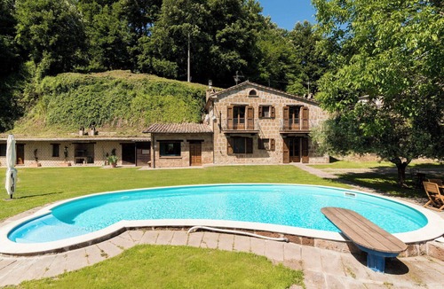 Proceno Villa | Beautiful private villa for 9 people with WIFI, private pool, A/C, TV and pets allowed