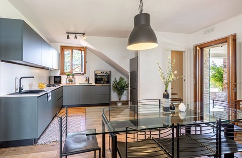 Fratta House | Beautiful villa for 10 guests with WIFI, pool, TV, patio and panoramic view