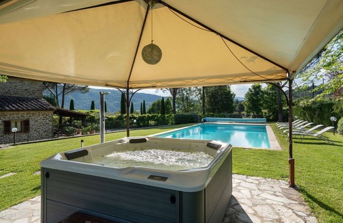 Subbiano Villa | Beautiful villa with hot tub, A/C, private pool, WIFI, TV, patio, panoramic view, close to Arezzo