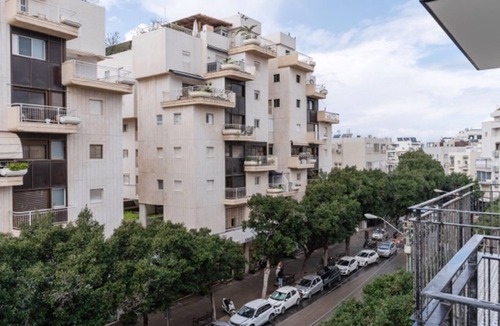 Old North Apartment | Blueground | Old North, New Building, Balcony (TLV-49)
