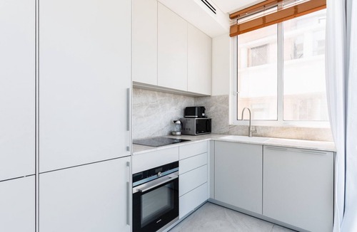 Old North Apartment | Blueground | Tel Aviv Port, High End , Balcony (TLV-74)