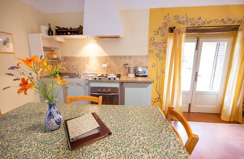 Assisi Apartment | Boutique Rental, Garden Facing Terrace (Lorenzetti)