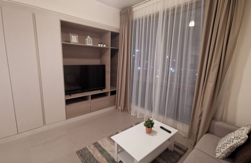 Muharraq Apartment | Brand new beachfront studio