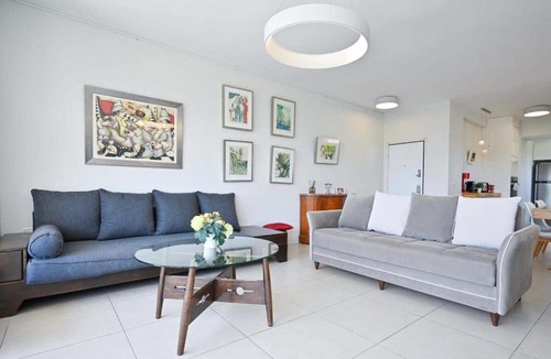 Old North Apartment | Bright 2BR Apartment in Amsterdam st by HolyGuest