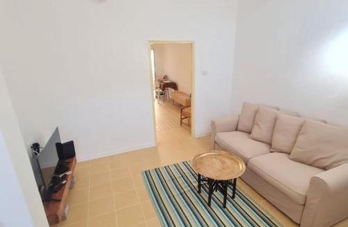 Nachlaot Apartment | Bright, quiet charming getaway ideally located