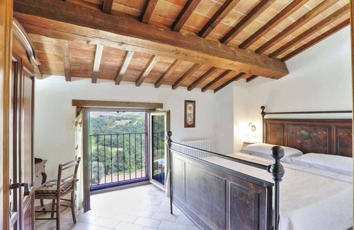 Fratta Cabin | Casa Fuoco | 3-bedroom apartment & private patio (5+1 persons)