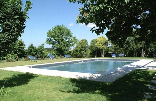 Asciano House | Casa Monia F: A welcoming cottage surrounded by the greenery, with Free WI-FI.