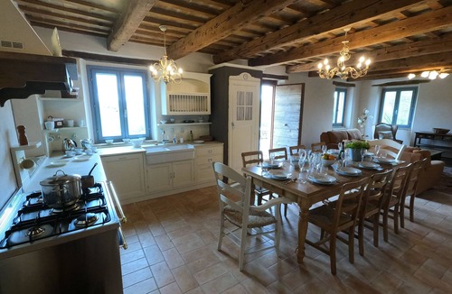 Belmonte Piceno Villa | Casale Iris: Pool, Aircon, Amazing Views, Grill, Garden, Gym - families & groups