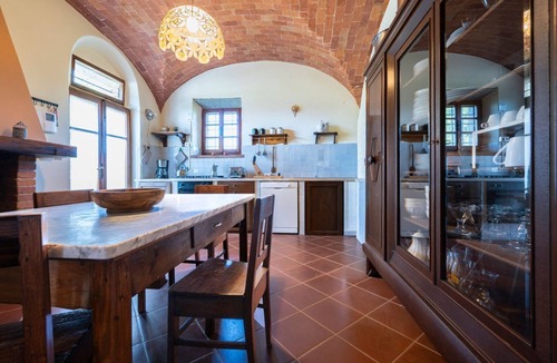 Lucignano Villa | Casale Le Rondini with a swimming pool and private garden