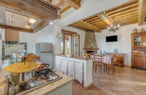 Pitigliano House | Casale Le Sorgenti - Farmhouse with Pool for 8, Pitigliano, Italy
