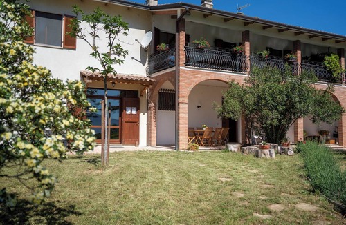 Torgiano House | Casale Ziarelli - Large apartment with pool and view of Assisi