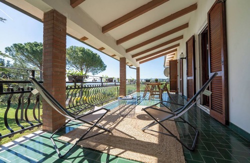 Torgiano House | Casale Ziarelli - Large apartment with pool and view of Assisi