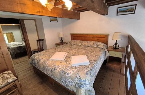Castel del Piano Apartment | Chalet in Maremma with Private Pool and Wi-Fi, Apt 23