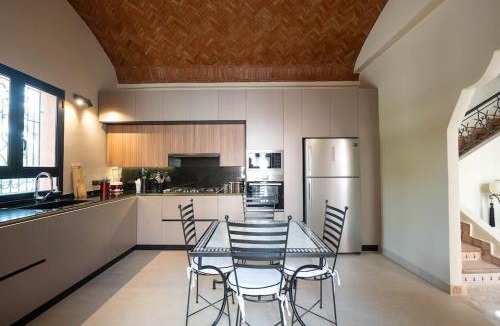 Palmeraie Villa | Charmante villa avec piscine privée à 10 min du centre de Marrakech - Famille uniquement