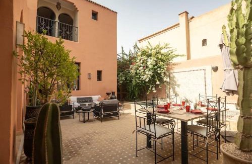Palmeraie Villa | Charmante villa avec piscine privée à 10 min du centre de Marrakech - Famille uniquement