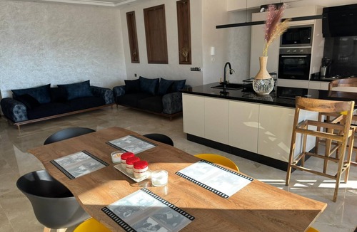 Gueliz Apartment | Charming 2-bedroom apartment duplex in enchanting Marrakech with WiFi, AC