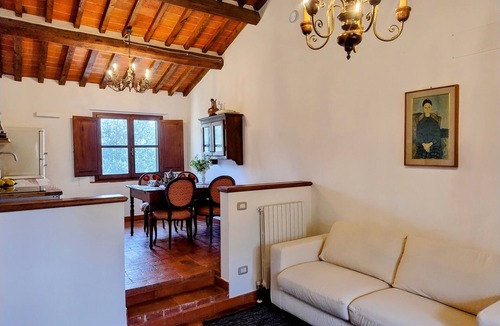 Montecchio House | Charming Apartment in the Tuscan Countryside surrounded by olive groves
