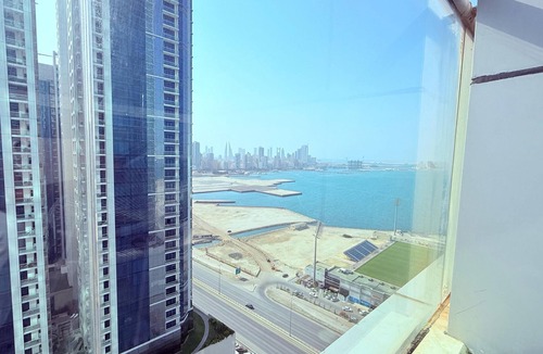 Al Hoora Apartment | Chic 1-bedroom apartment in marvelous Manama with AC, WiFi, fitness room