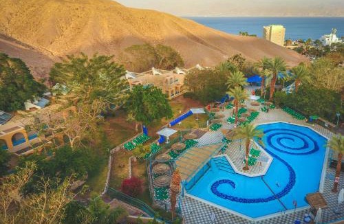 Eilat Apartment | Club In Eilat Resort - Executive Deluxe Villa With Jacuzzi, Terrace & Parking