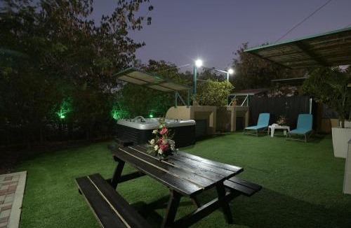 Eilat Apartment | Club In Eilat Resort - Executive Deluxe Villa With Jacuzzi, Terrace & Parking
