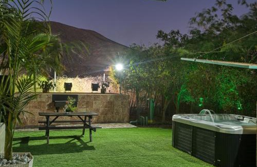 Eilat Apartment | Club In Eilat Resort - Executive Deluxe Villa With Jacuzzi, Terrace & Parking