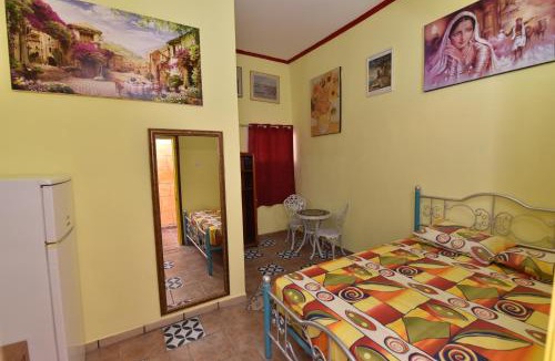 Eilat Hostel | Corinne Hostel לזוגות ומשפחות וקורס צלילה