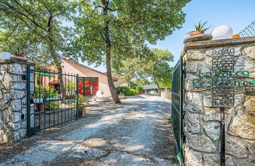San Feliciano Apartment | Cosy apartment for 4 guests with pool, WIFI, A/C, TV, patio and pets allowed