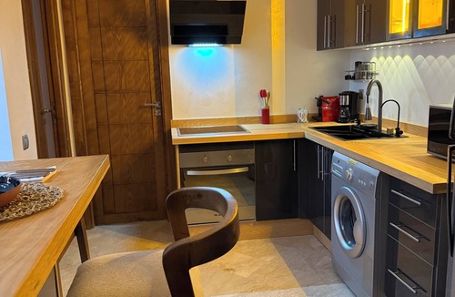 Semlalia Apartment | Cosy apartment for 4 people in secure residence with swimming pool