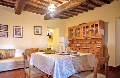 Paciano Villa | Cosy apartment in villa for 4 guests with pool, WIFI, TV, terrace and pets allowed