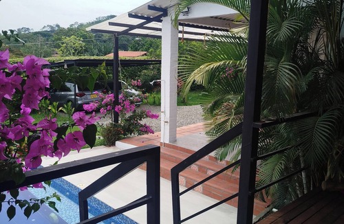 Risaralda Cabin | Country house with a deck, BBQ, and small pool
