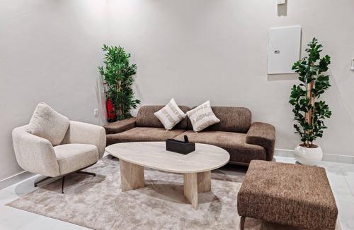 Al Kura Apartment | Cozy 1-bedroom apartment in adorable Jeddah with AC