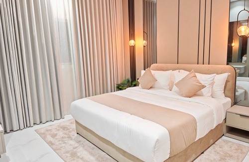 Al Kura Apartment | Cozy 1-bedroom apartment in adorable Jeddah with AC
