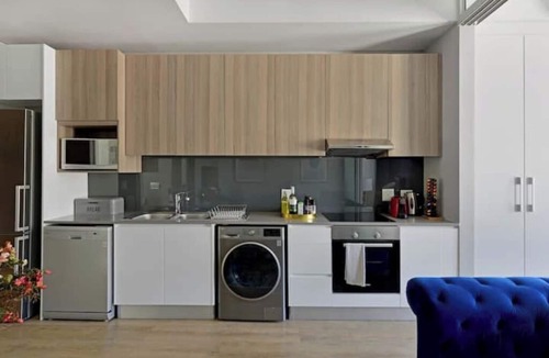 Bo'Kaap Apartment | Cozy 1 BR in fabulous Cape Town with City & Table Mountain Views!