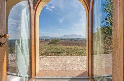 Torgiano Villa | Cozy country loft with pool, private spa and unique views of Assisi